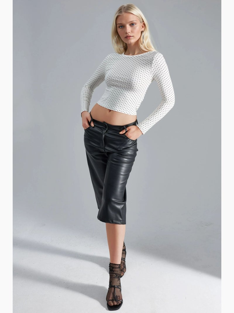 Blusa cropped slim fit às bolinhas com detalhe nas costas busem Branco - Kiabi