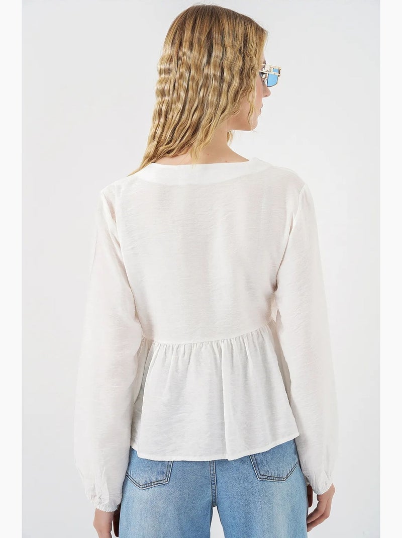 Blusa cruzada em crepe com decote em v e detalhe de laço bdart Branco - Kiabi