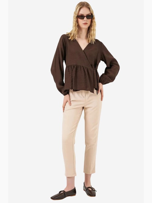 Blusa cruzada em crepe com decote em v e detalhe de laço bdart - Kiabi
