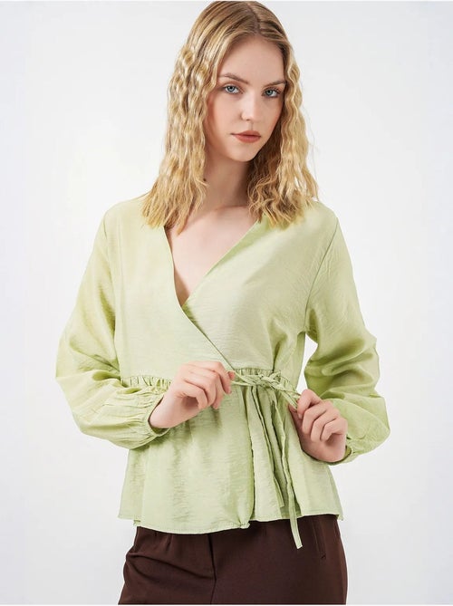 Blusa cruzada em crepe com decote em v e detalhe de laço bdart - Kiabi