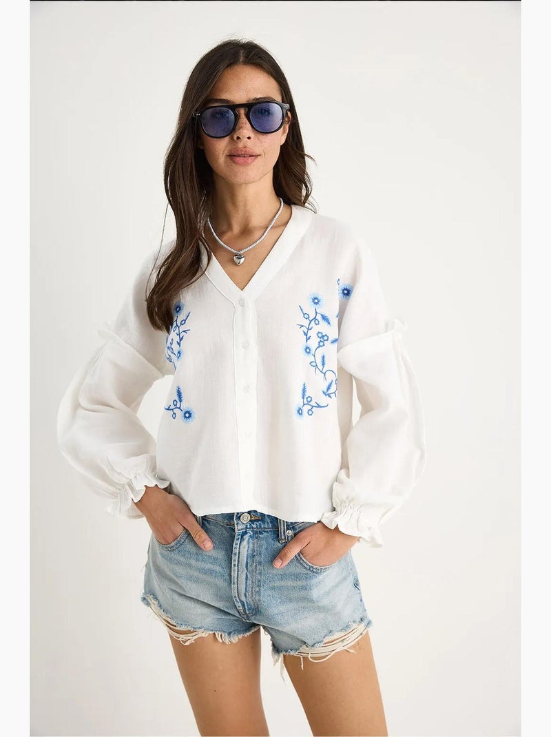 Blusa curta bordada decote em v lucci Branco - Kiabi
