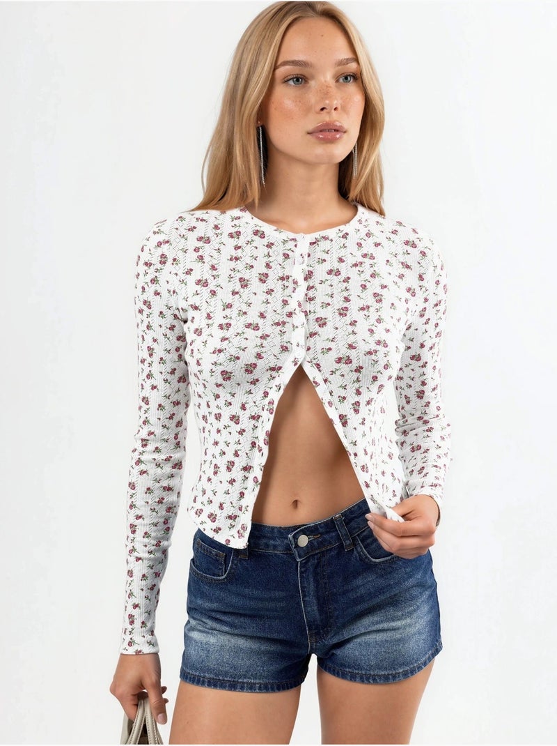 Blusa curta canelada de flores com fecho de botões busem Branco - Kiabi