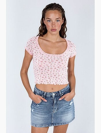 Blusa curta com decote em u com flores e folhos busem