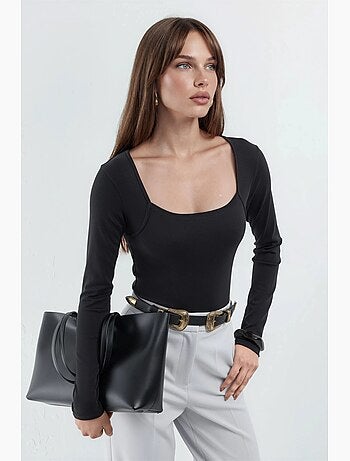 Blusa curta de corte justo com decote quadrado busem