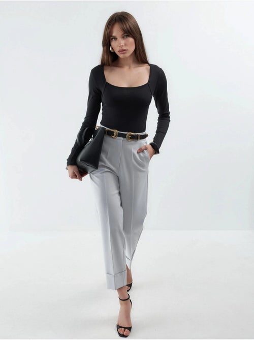 Blusa curta de corte justo com decote quadrado busem - Kiabi