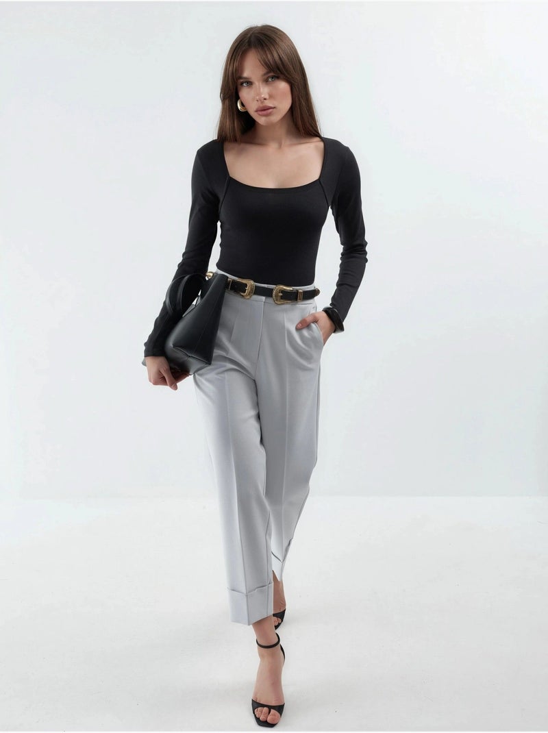 Blusa curta de corte justo com decote quadrado busem Preto - Kiabi