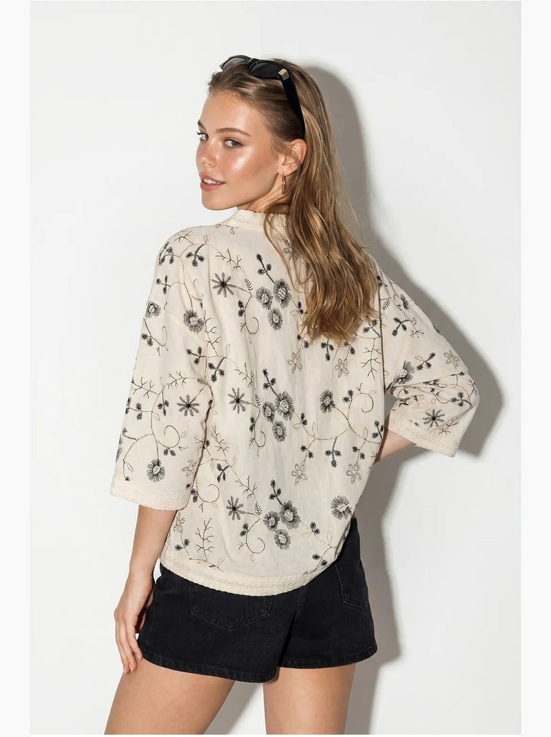 Blusa curta floral decote em v lucci Bege natural - Kiabi