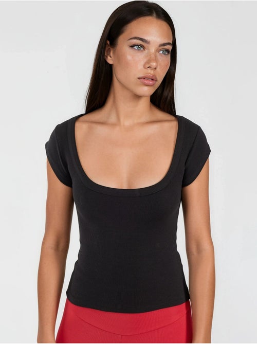 Blusa de corte justo canelada com decote em u busem - Kiabi
