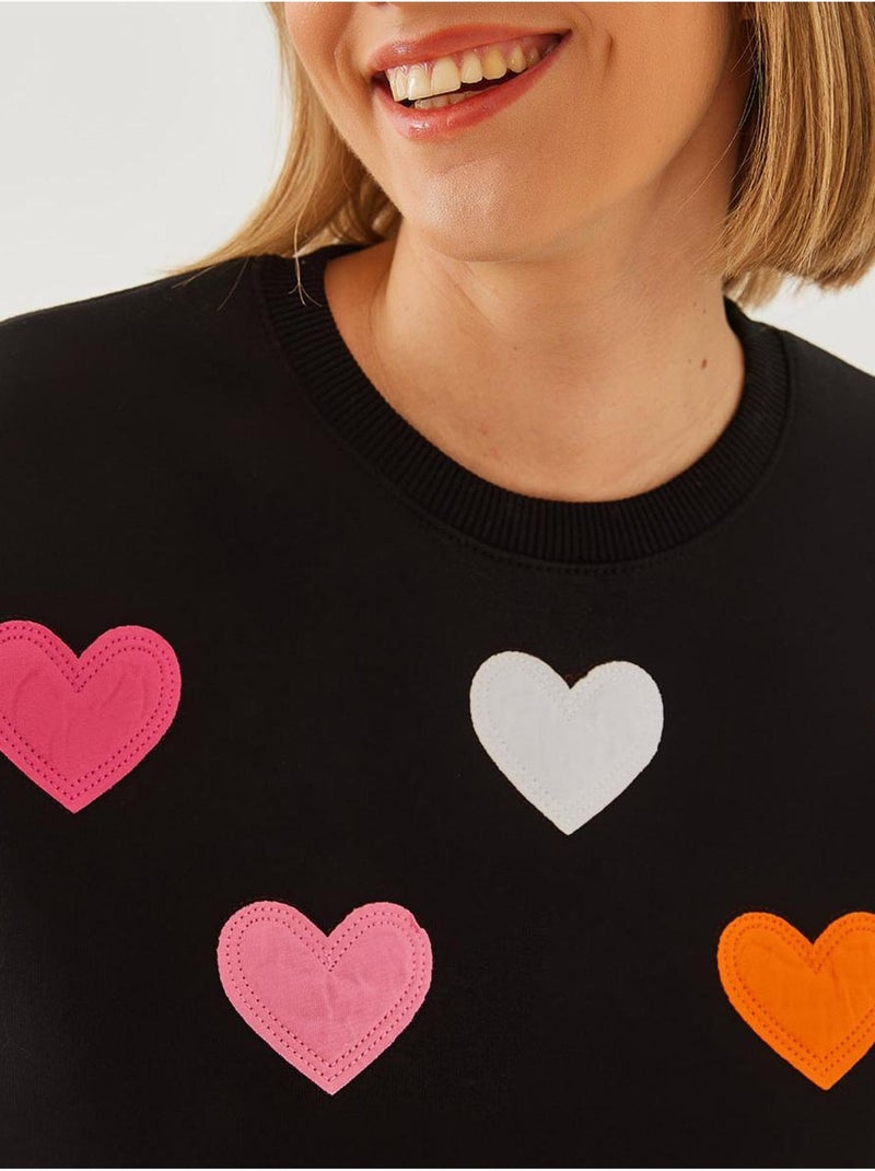 Blusa de fato de treino com bordado de coração e fio triplo escovado lucci Preto - Kiabi