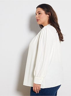 Blusa de gola alta e abertura em V - Kiabi
