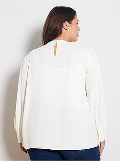 Blusa de gola alta e abertura em V - Kiabi