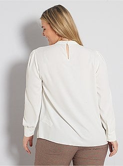 Blusa de gola alta e abertura em V - Kiabi