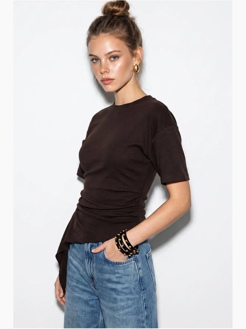 Blusa de jersey ajustada com detalhe drapeado lucci - Kiabi Blusa de jersey ajustada com detalhe drapeado lucci - Kiabi