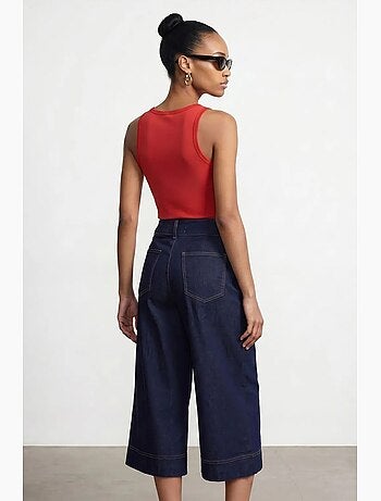 Blusa de jersey slim fit sem mangas bordada dilvin