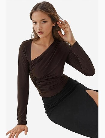 Blusa de malha com gola assimétrica e manga comprida hiccup
