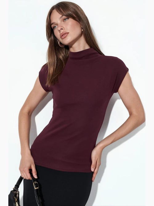 Blusa de malha justa com gola alta e mangas curtas tipo capa busem - Kiabi Blusa de malha justa com gola alta e mangas curtas tipo capa busem - Kiabi