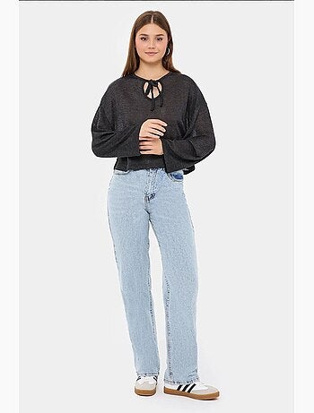 Blusa de malha solta com gola redonda e detalhe de atilhos
