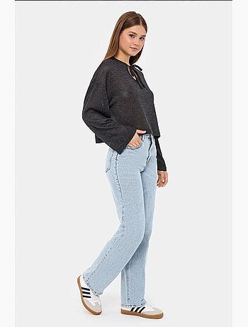 Blusa de malha solta com gola redonda e detalhe de atilhos