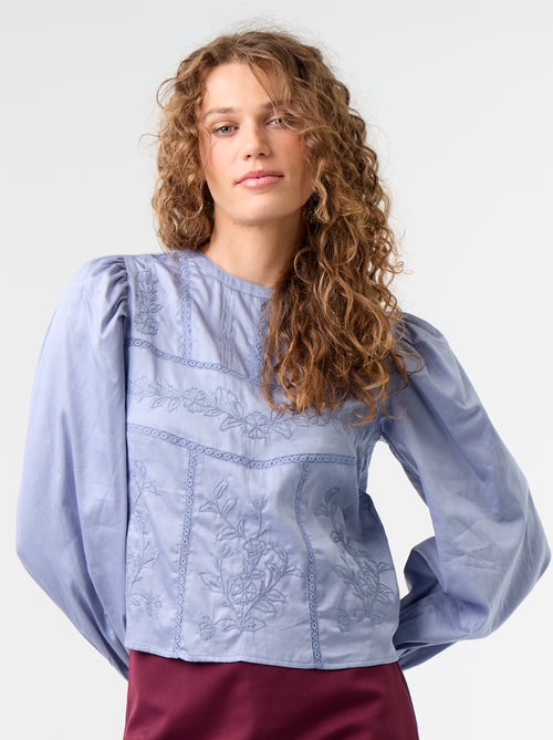 Blusa de manga comprida com bordados - Kiabi Blusa de manga comprida com bordados - Kiabi