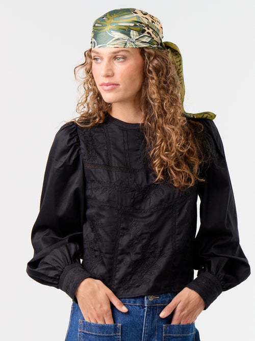 Blusa de manga comprida com bordados - Kiabi Blusa de manga comprida com bordados - Kiabi