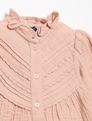 Blusa de manga comprida e gola fantasia