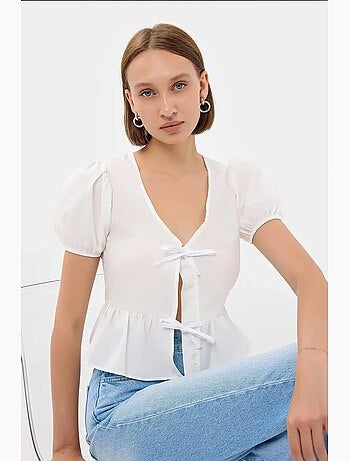 Blusa de manga curta com atilhos à frente e decote em v hiccup