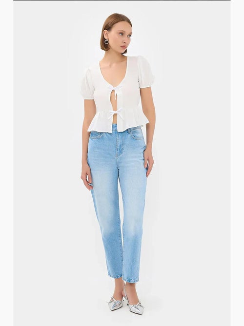 Blusa de manga curta com atilhos à frente e decote em v hiccup - Kiabi