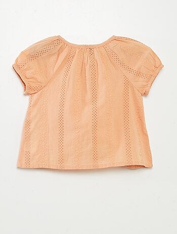 Blusa de manga curta com bordado inglês