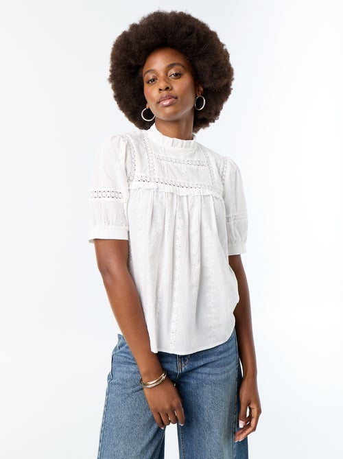 Blusa de manga curta com bordados - Kiabi