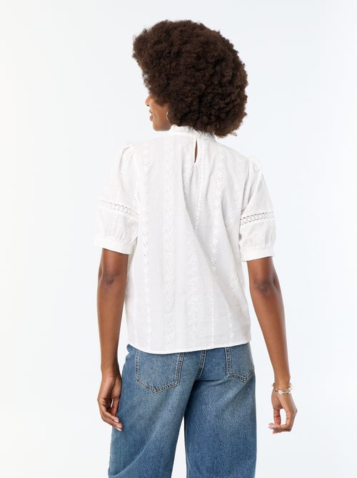 Blusa de manga curta com bordados - Kiabi