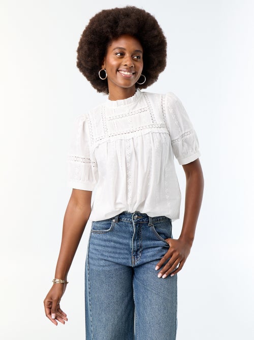 Blusa de manga curta com bordados - Kiabi
