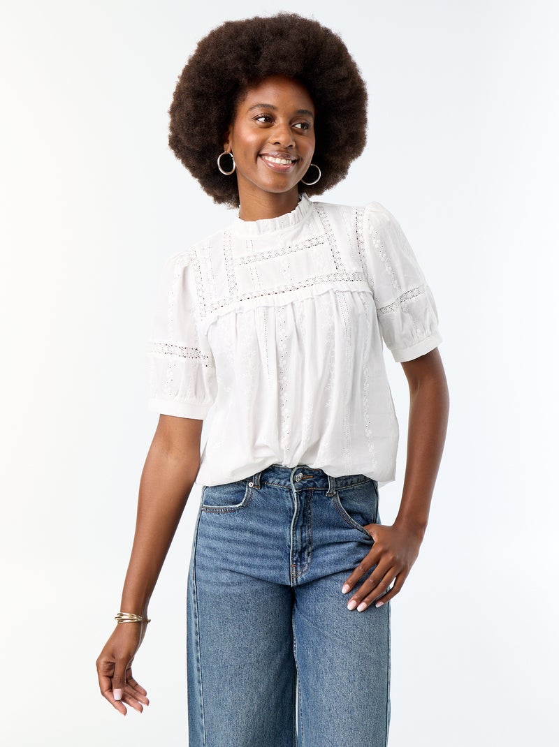 Blusa de manga curta com bordados Branco - Kiabi