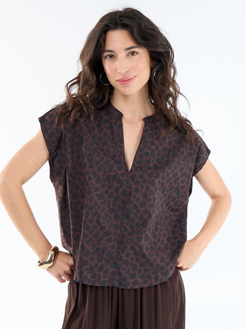 Blusa de manga curta com decote em V Castanho - Kiabi