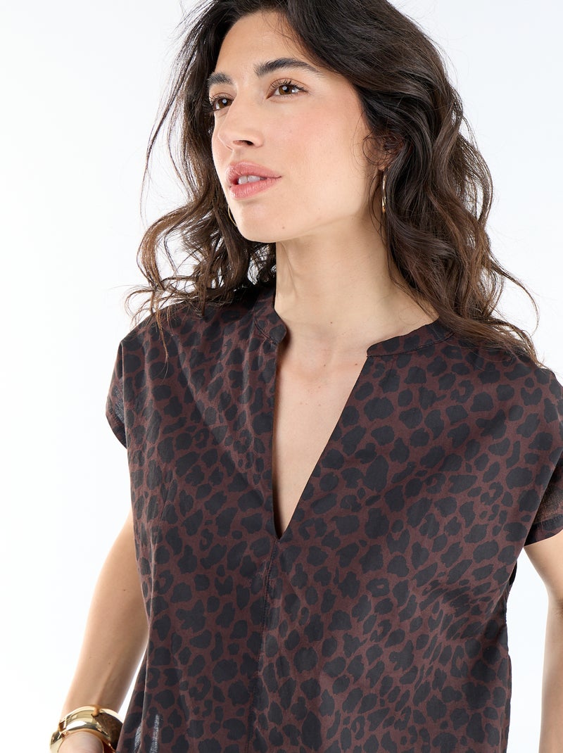 Blusa de manga curta com decote em V Castanho - Kiabi