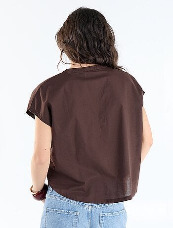 Blusa de manga curta com decote em V