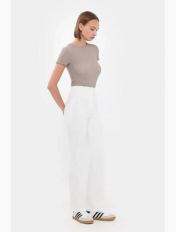 Blusa de manga curta em tecido frisado com decote redondo hiccup