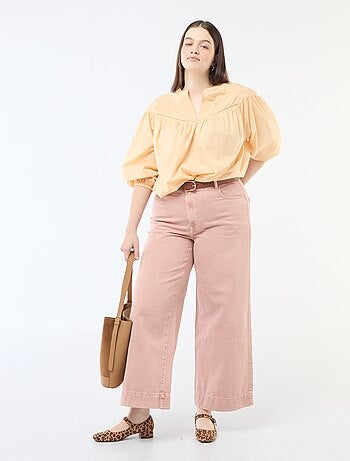 Blusa de mangas compridas com bordados