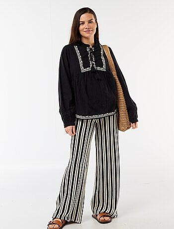 Blusa de maternidade bordada em gaze de algodão