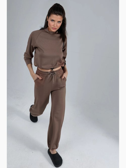 Blusa de meia gola modal touch e calças com cintura elástica coleção bersan hiccup - Kiabi Blusa de meia gola modal touch e calças com cintura elástica coleção bersan hiccup - Kiabi