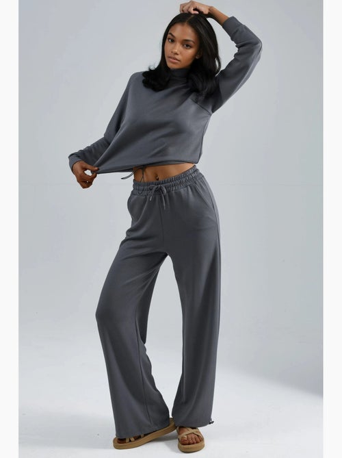 Blusa de meia gola modal touch e calças com cintura elástica coleção bersan hiccup - Kiabi Blusa de meia gola modal touch e calças com cintura elástica coleção bersan hiccup - Kiabi