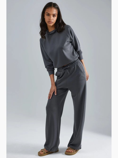 Blusa de meia gola modal touch e calças com cintura elástica coleção bersan hiccup - Kiabi Blusa de meia gola modal touch e calças com cintura elástica coleção bersan hiccup - Kiabi