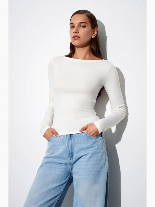 Blusa de mulher slim fit com decote barco e manga comprida dilvin - Kiabi Blusa de mulher slim fit com decote barco e manga comprida dilvin - Kiabi