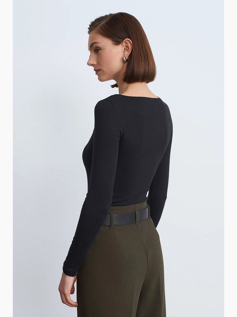 Blusa de mulher slim fit com decote barco e manga comprida dilvin Preto - Kiabi