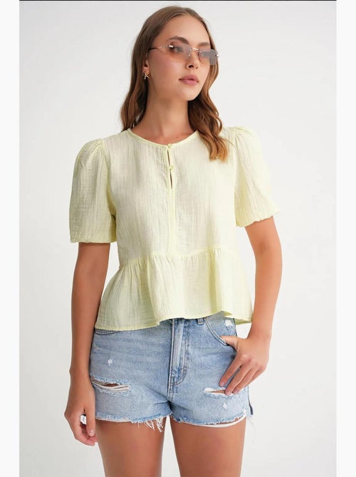 Blusa de musselina texturizada com decote redondo e botões mixray - Kiabi Blusa de musselina texturizada com decote redondo e botões mixray - Kiabi