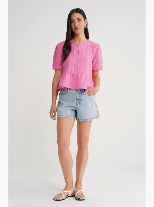 Blusa de musselina texturizada com decote redondo e botões mixray - Kiabi Blusa de musselina texturizada com decote redondo e botões mixray - Kiabi