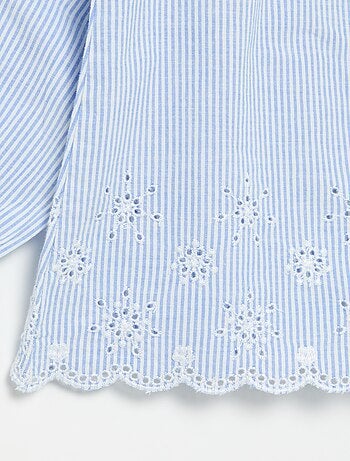 Blusa de popelina com bordados