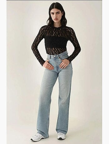 Blusa de renda guipura slim fit com gola redonda hiccup