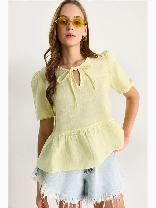 Blusa decote redondo detalhe laço lucci - Kiabi
