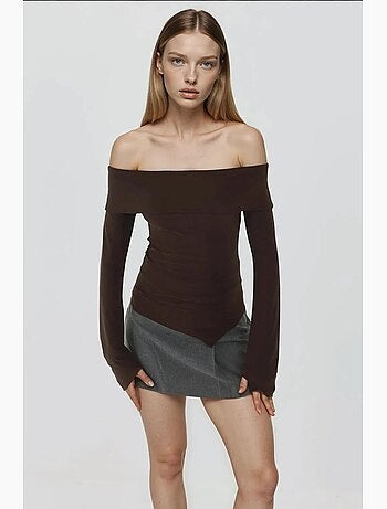 Blusa elegante com decote em bico e manga comprida, corte slim hiccup