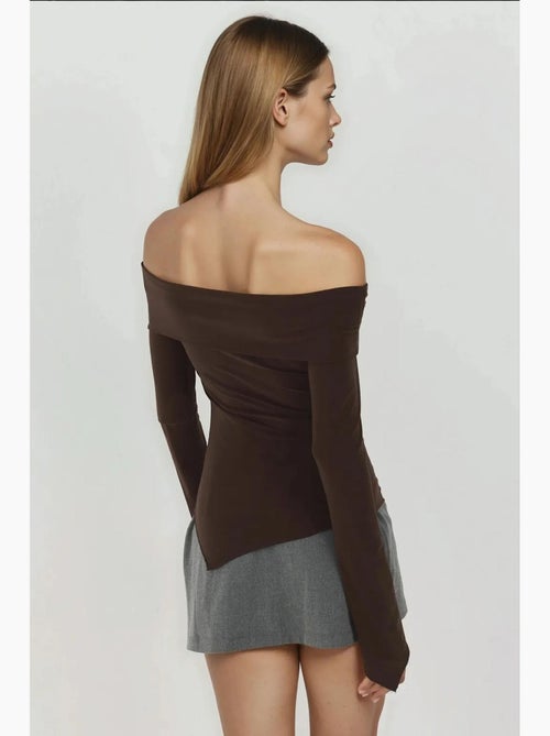 Blusa elegante com decote em bico e manga comprida, corte slim hiccup - Kiabi Blusa elegante com decote em bico e manga comprida, corte slim hiccup - Kiabi